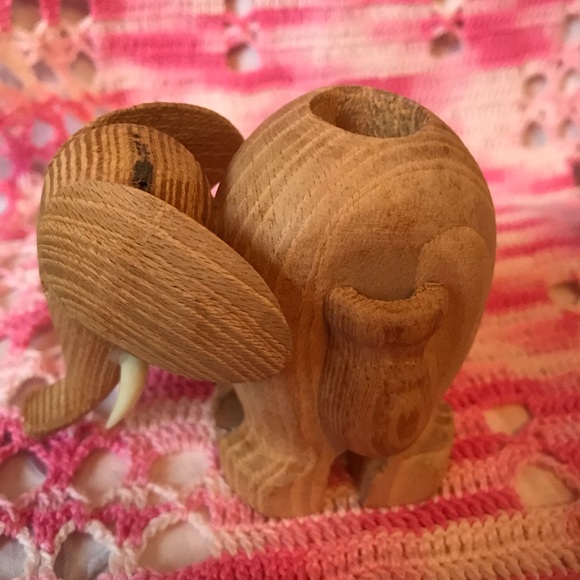 Hand crafted wooden elephant tooth pick holder Papel - Picture 4 of 8